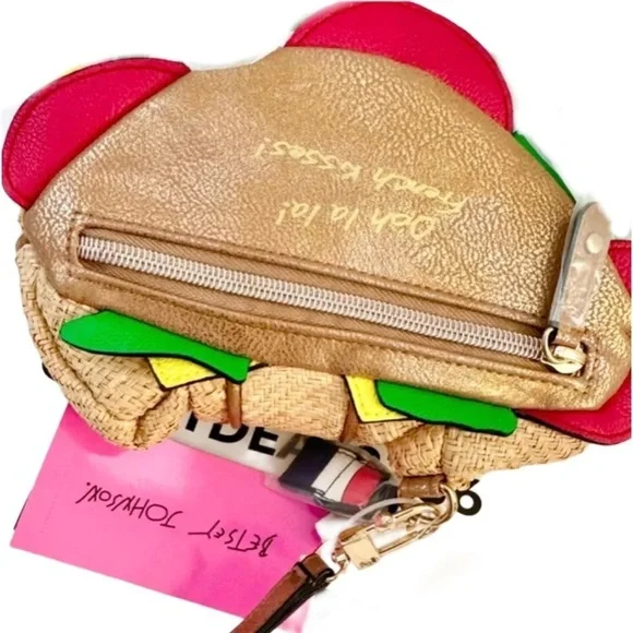 NWT Betsey Johnson Croissant 🥐 wristlet w Eiffel Tower & France 🇫🇷 charms - Picture 2 of 3